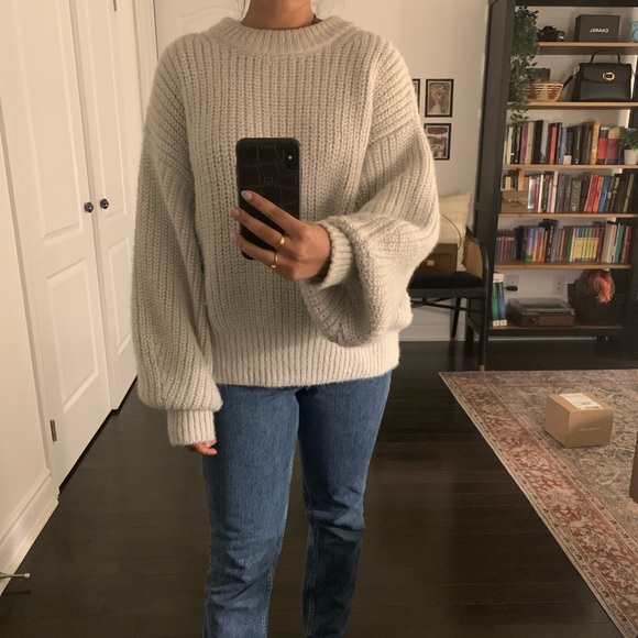 Oversized Grey Knit Sweater - Picture 5 of 5